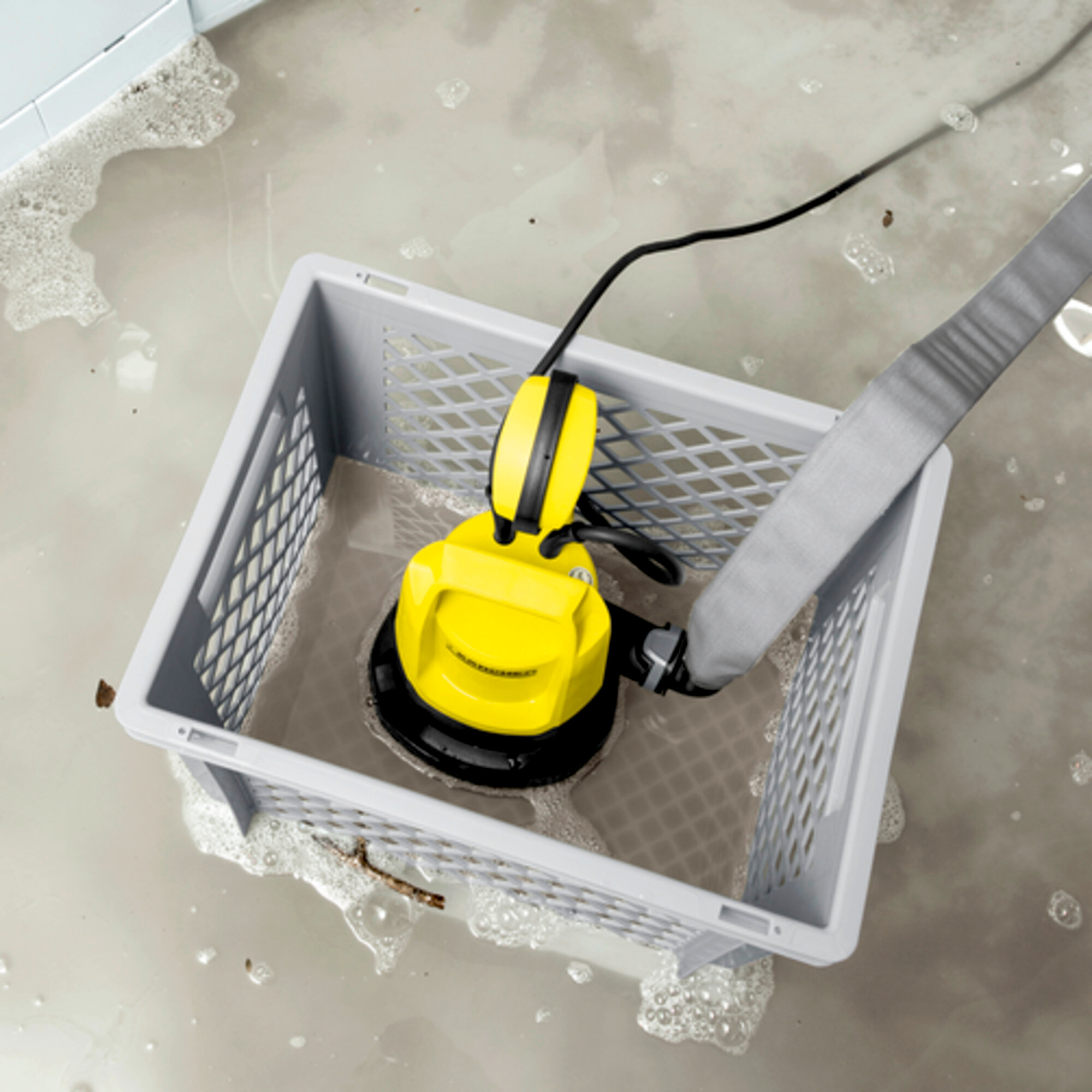 Дренажный насос для грязной воды SP 16.000 Flood Box: Удобная пластиковая коробка с сеткой